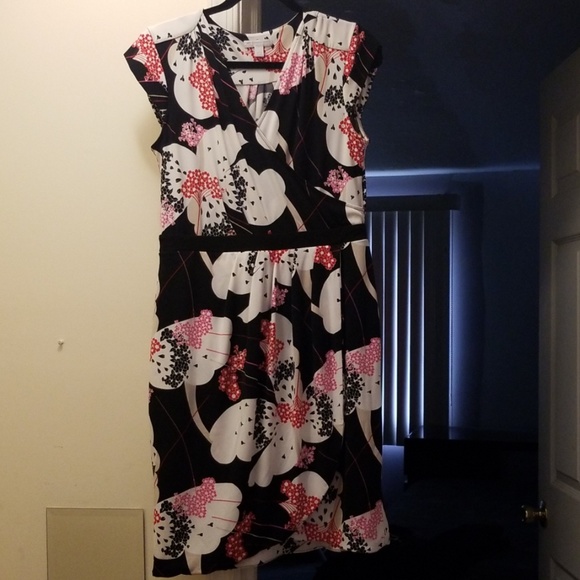 New York & Company Dresses & Skirts - New York and Company Faux Wrap Dress New York & Company Dresses & Skirts - New York and Company Faux Wrap Dress